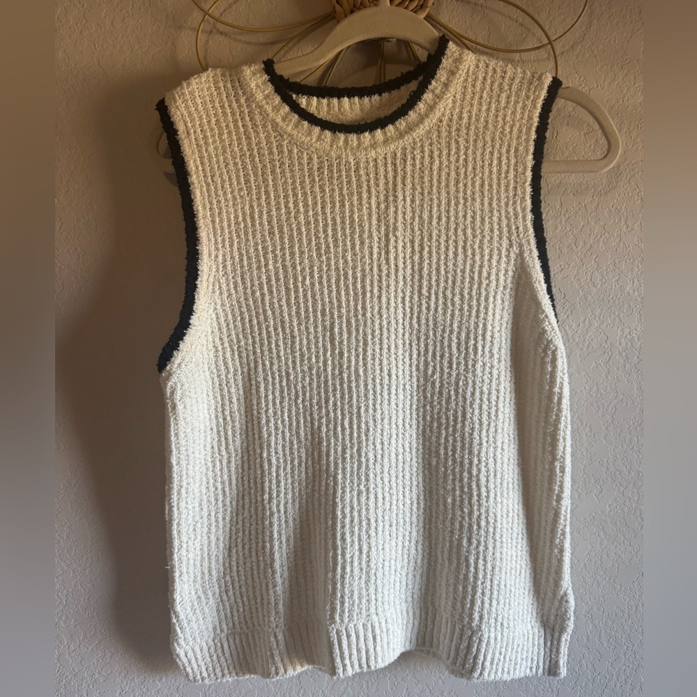 Abercrombie & Fitch White Shell Tank